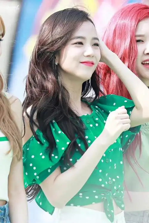 kimjisoo超话95#金智秀的那年今日#180721 雪碧活动 新闻图/饭拍