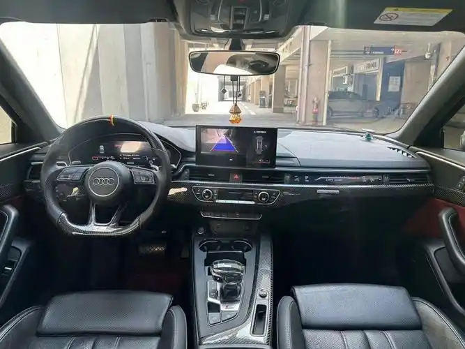 奥迪2020款 a4l 2.