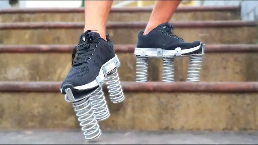 老外自制弹簧鞋穿上能跳多高看完让人直呼佩服