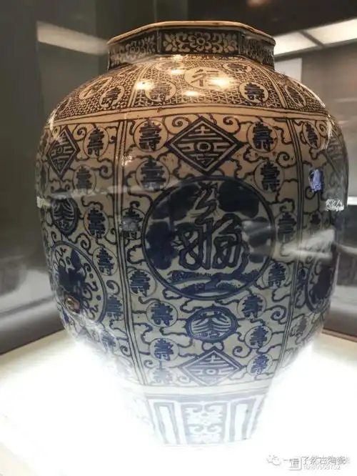 这个专题展是天津博物馆三个有瓷器藏品展厅中规模最大,最具体系的