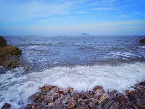 一望无垠的大海,看到他,真的是"鸢飞戾天者,望峰息心;经纶世务者,窥谷