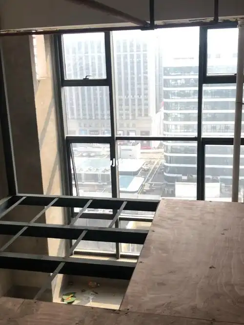 隔层挑高镂空loft公寓