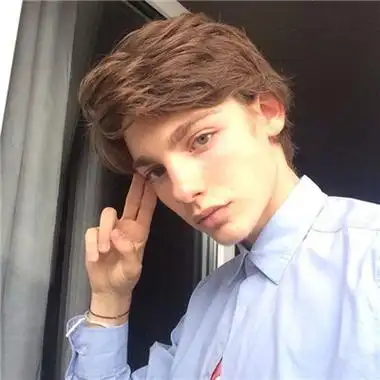 外国小哥哥帅气头像高清2018男生头像森系图片