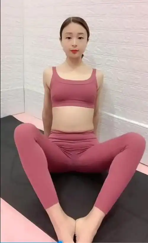 瑜伽塑形经典,紧实泡泡肉,亮出马甲线,动作简单,即学即会!