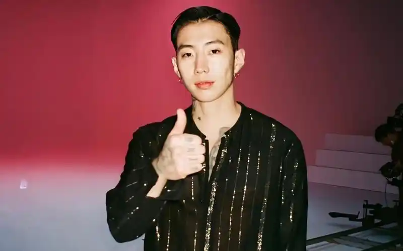 0513 朴宰范ins直播