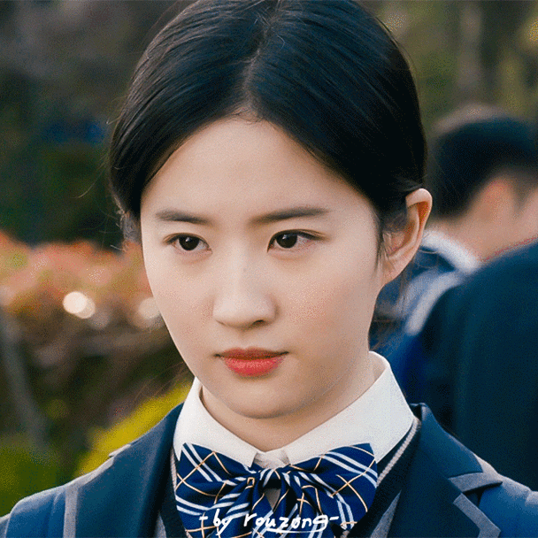 穿上校服的刘亦菲这简直就是大家心目中初恋的样子