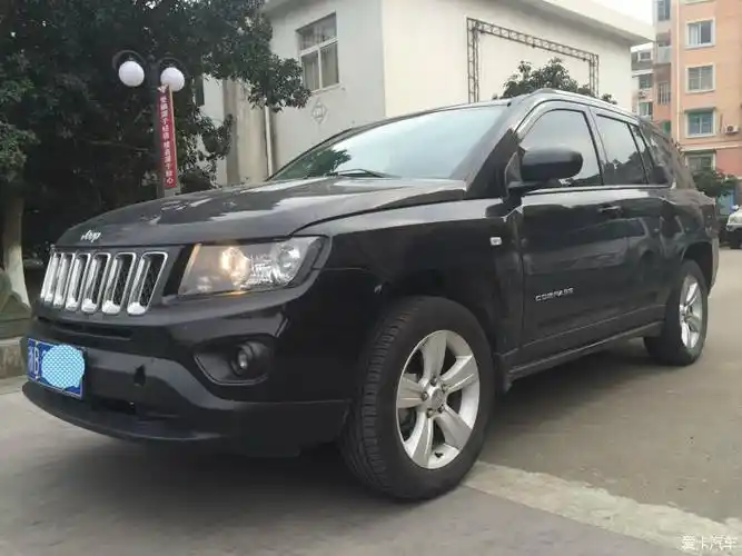 吉普指南者2.4顶配 黑色 13年11月