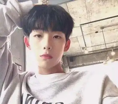 00后初中男生,肯定"偷摸"爱干这3件事,一个不占我倒立走路_网易订阅