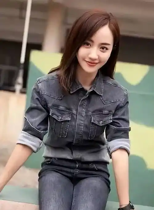 43岁杨蓉现状,不恋爱,不结婚,近照珠圆玉润