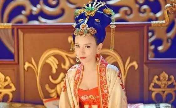 家庭背景的王氏,据说王家族来自太原,我们都知道太原是李渊起兵的地方