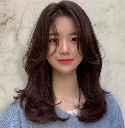 中长发内扣c卷 直卷发轻盈免打理_女生卷发 - 美发站