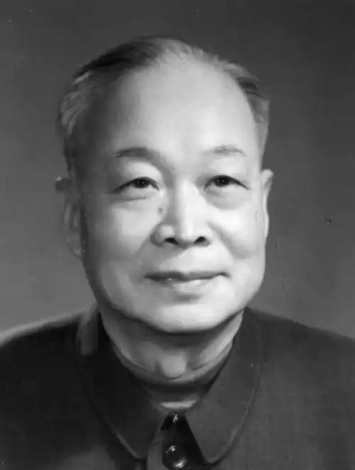 钱三强是法国著名物理学家小居里夫妇的学生,他学习的正是核物理方面