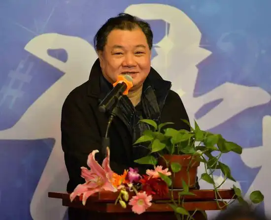 著名指挥家郑健