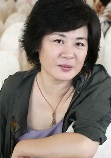 丛珊曾是国民梦中情人,今成单亲妈妈,儿子非主流,父亲成谜