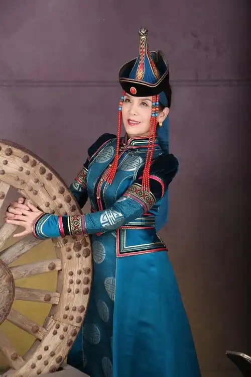 蒙古族服装集锦