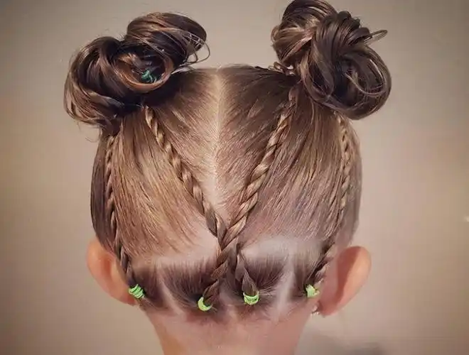 宝宝头发不能乱扎,错误扎发方法会导致头发稀疏,家长需避开误区