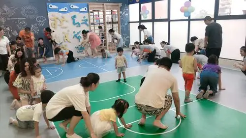 红黄蓝横岗亲子园室内活动《竹兜带你嗨翻天》