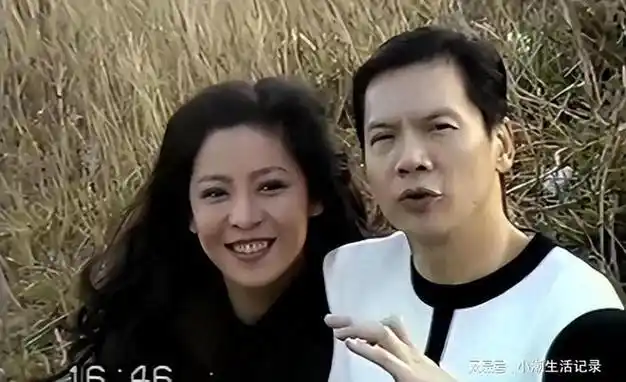 陈岚在6岁时得了白血病,对于家庭来说支付治疗费用是巨大的负担.