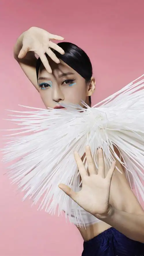 梵音天后萨顶顶