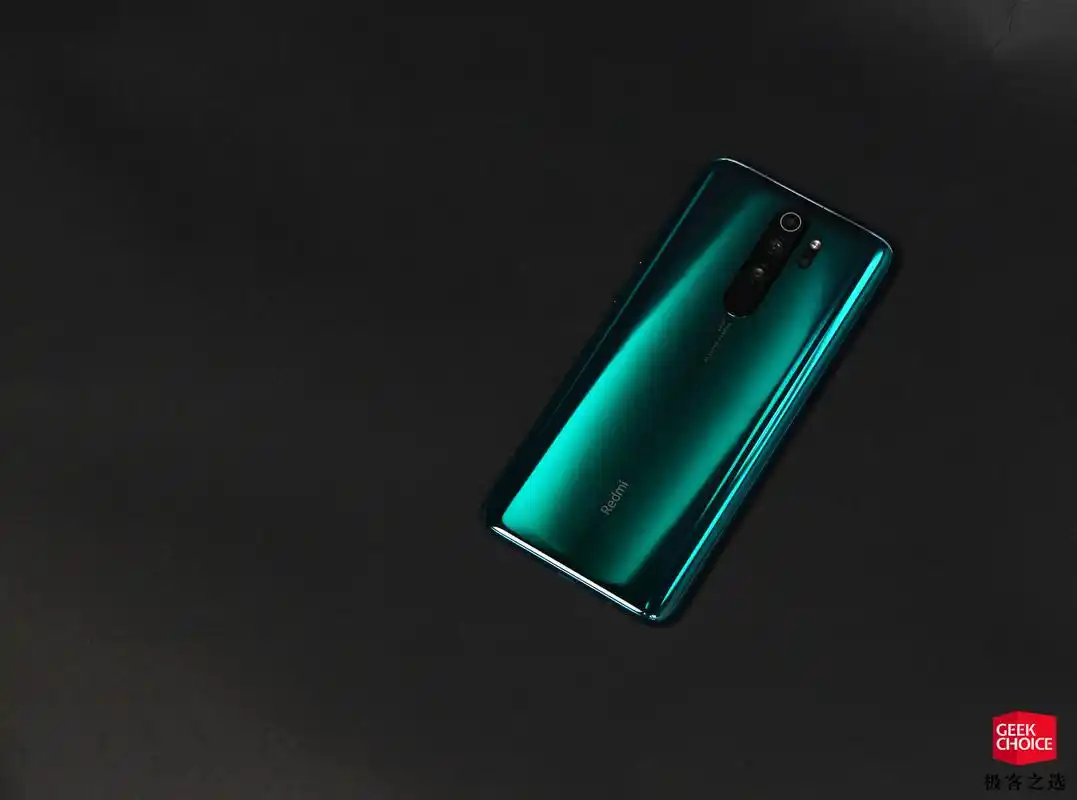 redmi note 8 pro 采用了和上代产品一样的水滴屏(lcd 材质),不过屏幕