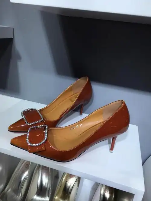 秋季新款韩式尖头猫眼亮色漆皮亮面流行款镶钻大牌美鞋细高跟包邮