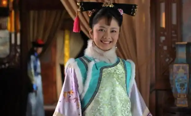 谭松韵,20岁演甄嬛传,30岁提名白玉兰,请最贵律师为母亲讨公道