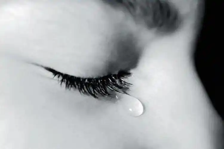 研究难过时落泪有益心理健康