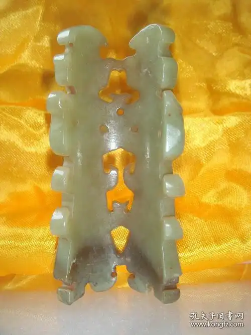 另,2016年4月5日香港邦瀚斯春季拍卖会"温玉物华-思源堂藏中国玉器"