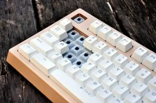 金属拉丝雷柏v510防水无冲游戏机械键盘图赏