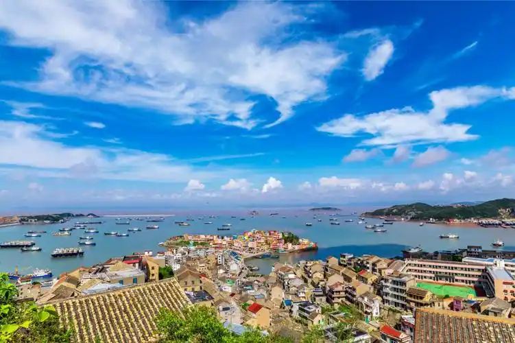 世外童话岛七彩小箬村首发