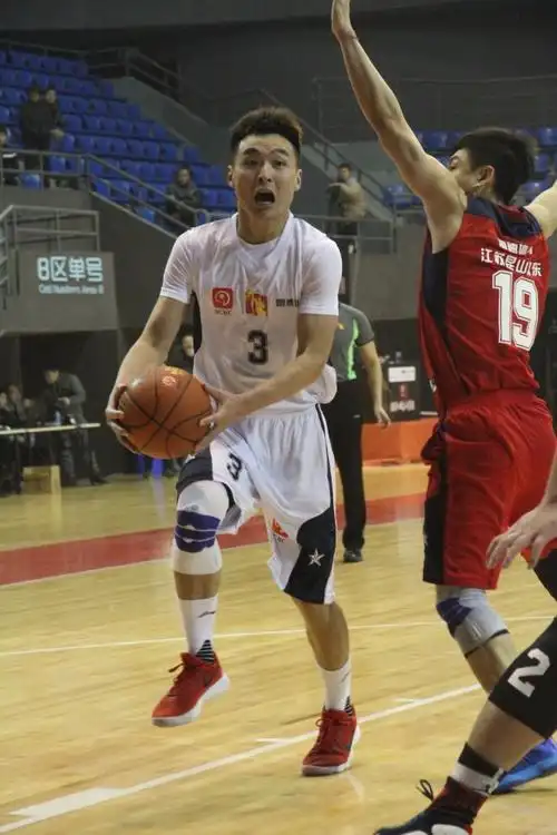 焦点大战冠军之争在最终决赛中,浙江司太立篮球队战胜江苏昆山汉东