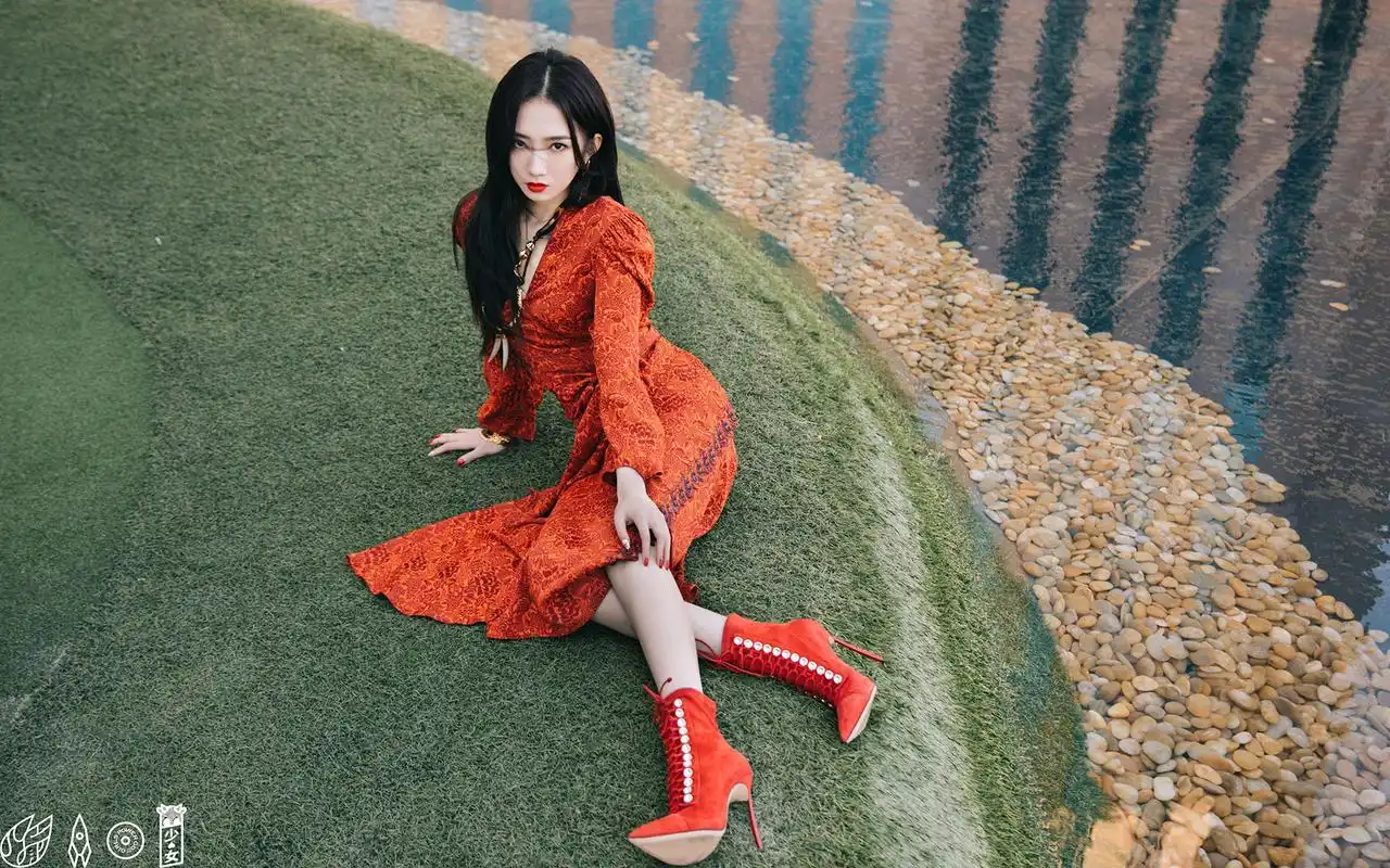 孟美岐酷飒火热高清桌面壁纸