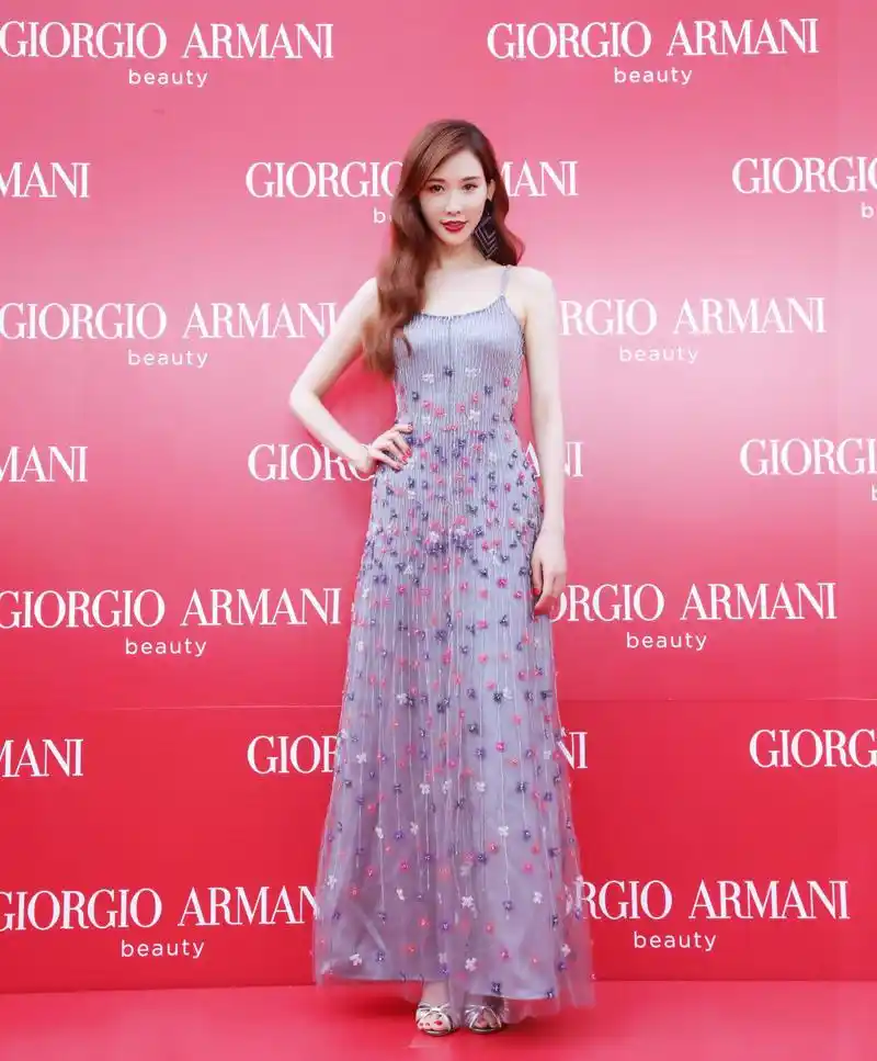 林志玲新造型太女神,粉纱裙配1万1高跟优雅迷人,44岁少女感不减