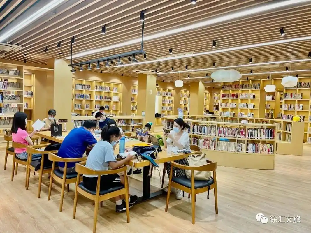 看后想搬家?徐汇这家社区图书馆为何如此受欢迎