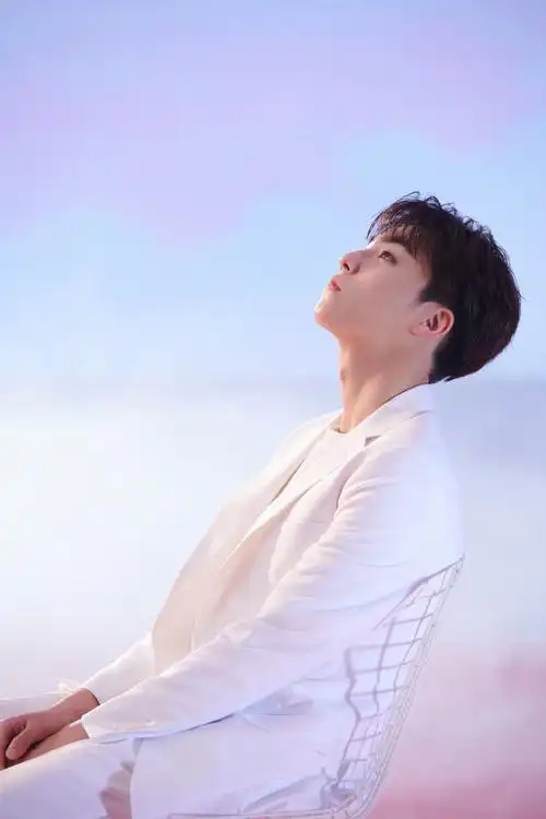 陈立农温柔静谧写真图片,陈立农图片-第3图