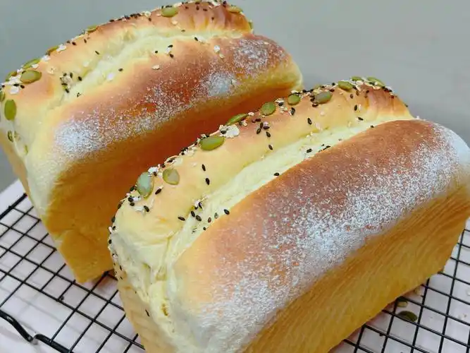 面包日记醇奶谷物吐司