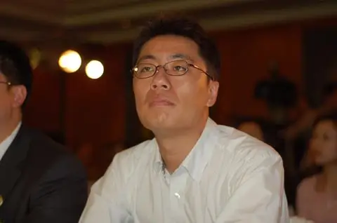 图文:搜狐世界杯战车进上海 王雨萌先生出席