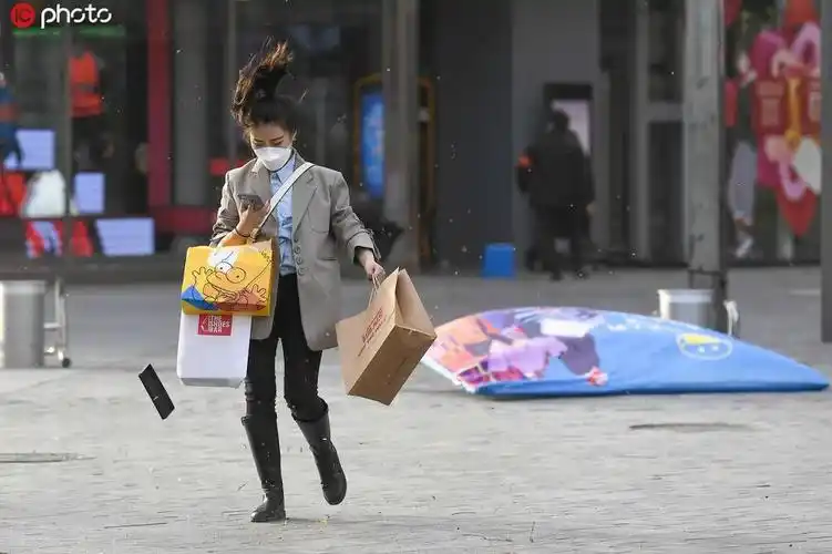 何时结束梦见刮大风呼呼呼大风吹嗖嗖嗖气温降北京今天上午有4级大风