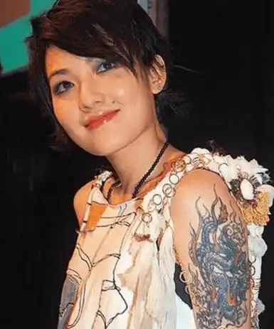 回顾范晓萱子宫对我来说无所谓母亲的支持让我暖心