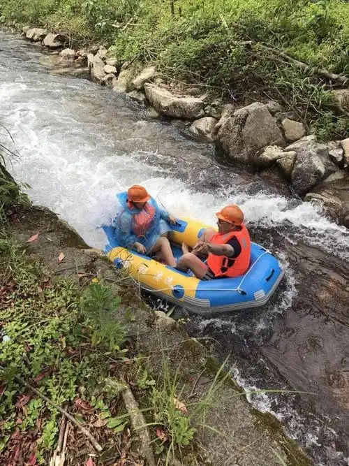 岩头古村漂流解锁最fun解暑方式到奉化来一次冲破屏幕的清凉