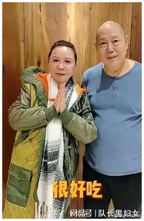 就在前几日,一组蔡明近照在网上疯传,照片中的她判若两人——原本明艳