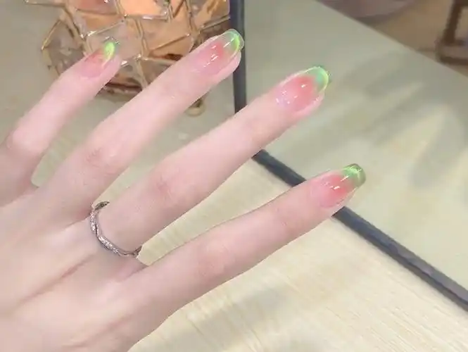 法式猫眼#超好看的美甲 #让我看看谁还不会秀美甲 #刚做的指甲盖子