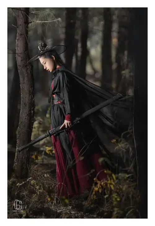 女侠客摄影&后期:garychen 器材:神牛ad300pro 佳能eos r sigma