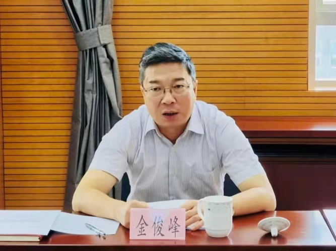 青浦区委常委,副区长金俊峰来区应急管理局调研