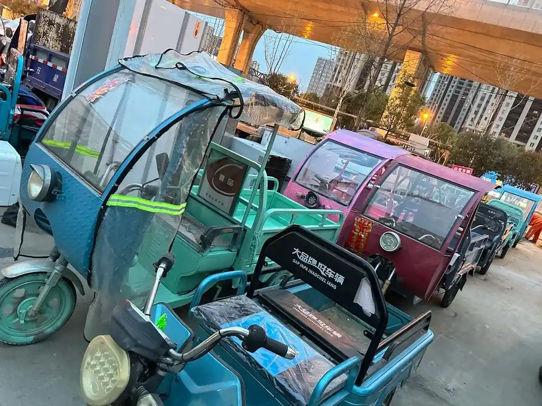 电动三轮车改造摆摊小吃架炸串烧烤小吃架子饭 - 抖音