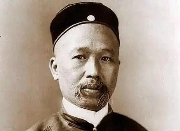 梁启超既辱骂老师康有为又对老师执弟子礼却是为何