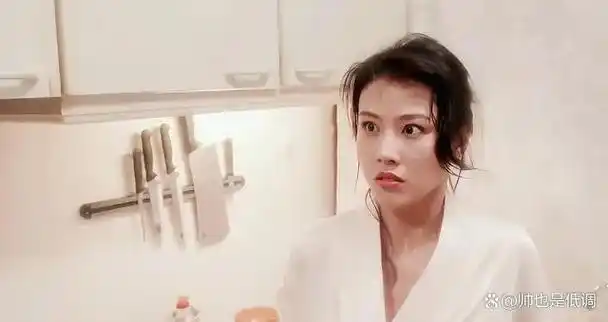 《触目惊心》是一部1993年由梁小熊导演,黄百鸣编剧,周海媚,黄百鸣和