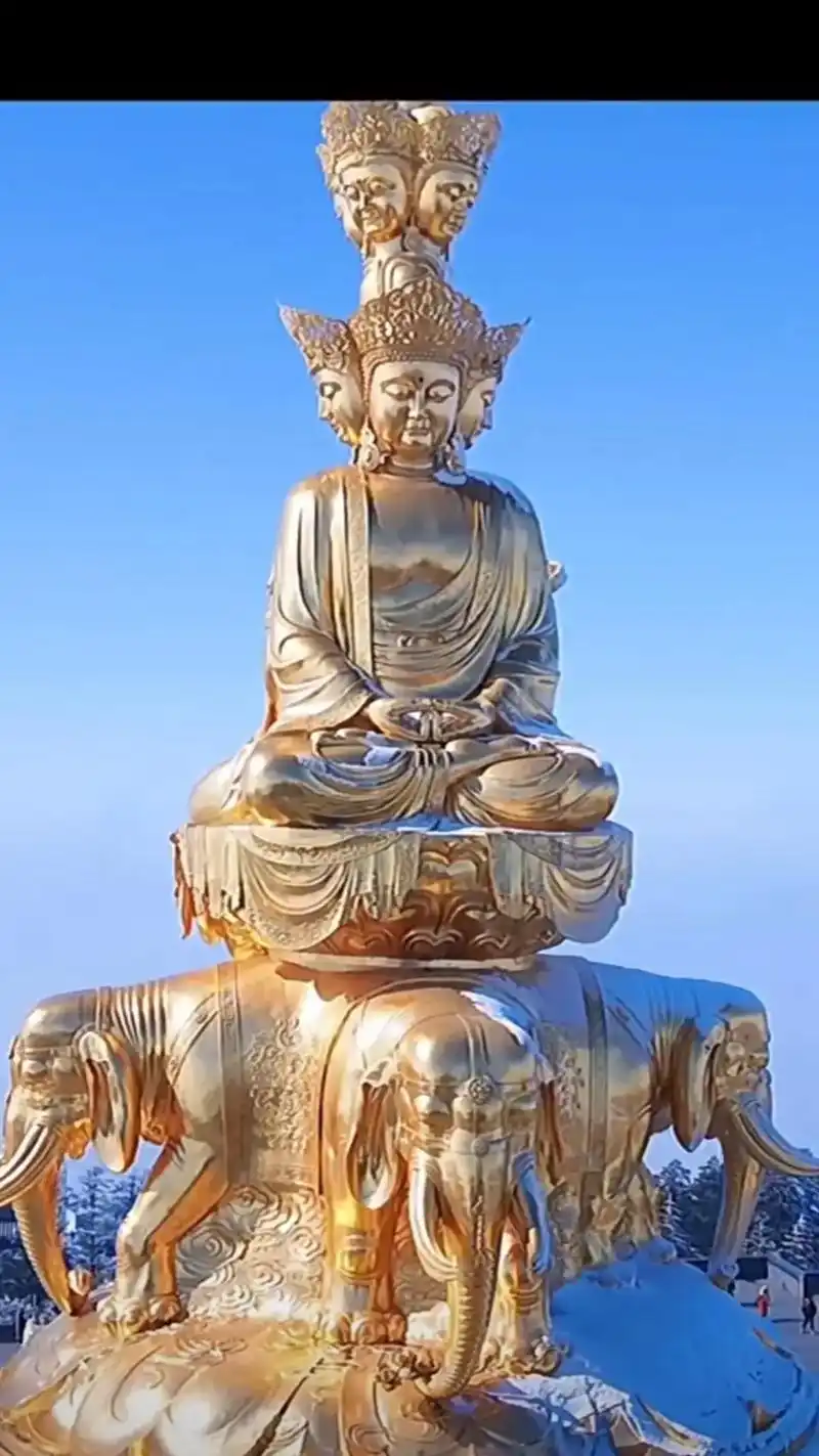 山西省五台山上的文殊菩萨是三大普萨之一,它是智慧和福德的像征 - 抖