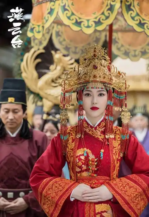 剧中绝美的古装嫁衣 凤冠霞帔春风面,十里红妆不负卿_古代_女子_整理