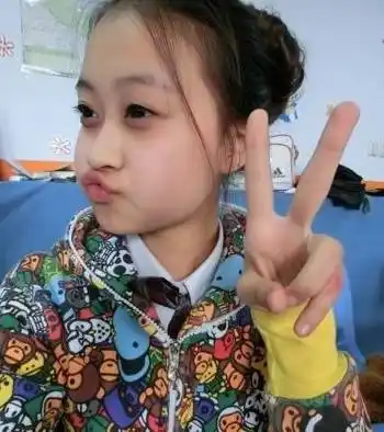 网络诈骗后当老师变蛇精脸还假结婚巴啦啦小魔仙的主演集体走偏只剩